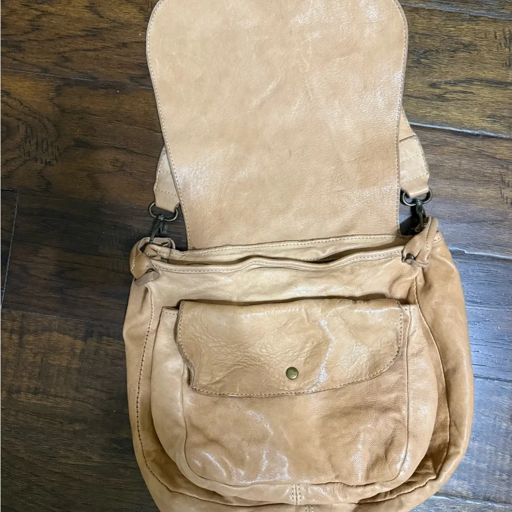 Sundance Floral Tan Leather Shoulder Bag - Picture 2 of 6